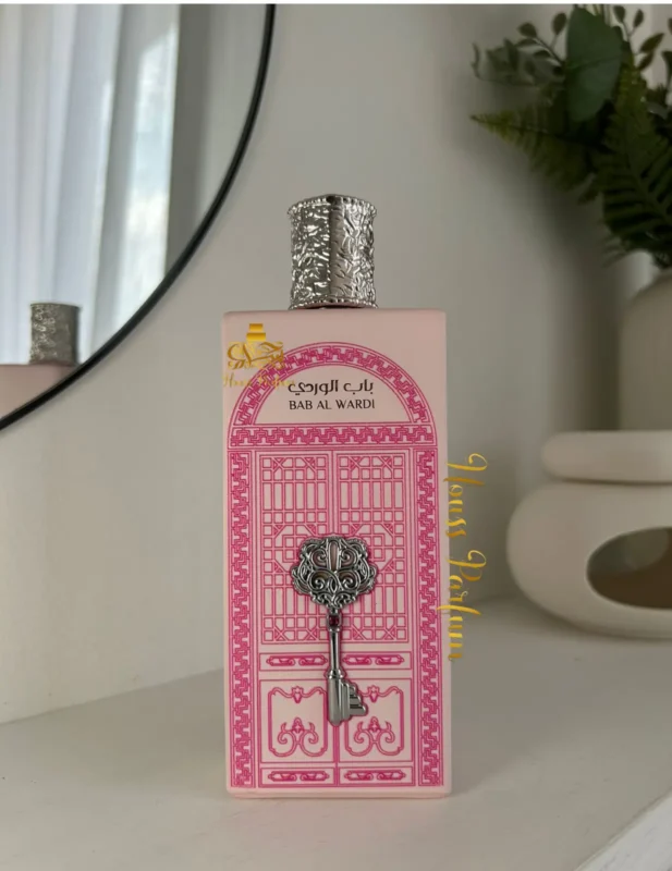 Découvrez le meilleur parfum femme 2023 : Les essences qui ont marqué l'année 4 Bab Al Wardi - Ard Al Zaafaran